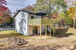 Near Top Attractions: Deck Dining at Severn Home!