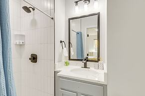 Near Top Attractions: Deck Dining at Severn Home!