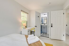 Near Top Attractions: Deck Dining at Severn Home!