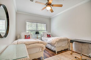1 Mi to Uga: Charming Athens Condo w/ Balconies!