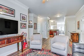 1 Mi to Uga: Charming Athens Condo w/ Balconies!