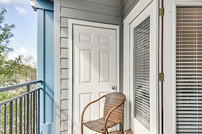 1 Mi to Uga: Charming Athens Condo w/ Balconies!