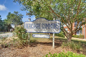 1 Mi to Uga: Charming Athens Condo w/ Balconies!