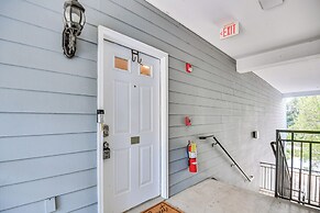 1 Mi to Uga: Charming Athens Condo w/ Balconies!
