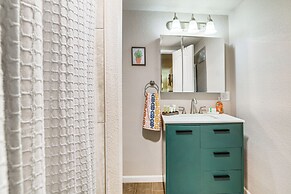 1 Mi to Dtwn Casper: Homey Getaway w/ Yard!