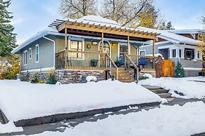 1 Mi to Dtwn Casper: Homey Getaway w/ Yard!