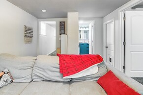 1 Mi to Dtwn Casper: Homey Getaway w/ Yard!