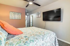 1 Mi to Dtwn Casper: Homey Getaway w/ Yard!