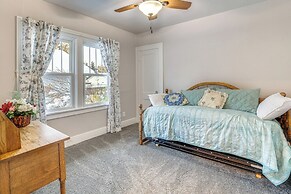 1 Mi to Dtwn Casper: Homey Getaway w/ Yard!