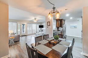 Lake Gem: Private Dock & Large Patio in Lewisville