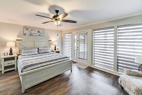 Lake Gem: Private Dock & Large Patio in Lewisville