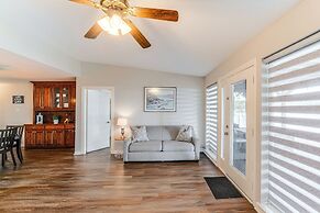 Lake Gem: Private Dock & Large Patio in Lewisville