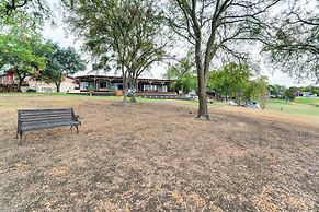 Lake Gem: Private Dock & Large Patio in Lewisville