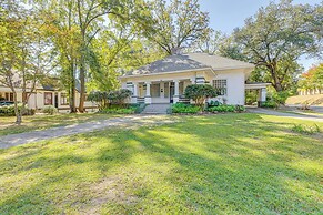 1 Mi to Dtwn Meridian: Historic Home w/ Porch!