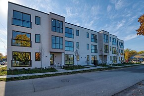 Walk to Beach: Penthouse Condo in Traverse City!