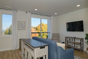 Walk to Beach: Penthouse Condo in Traverse City!