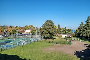 Walk to Beach: Penthouse Condo in Traverse City!