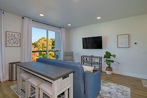 Walk to Beach: Penthouse Condo in Traverse City!