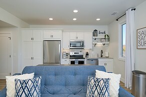 Walk to Beach: Penthouse Condo in Traverse City!