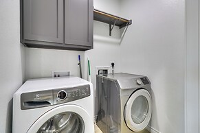 Newly Built Home: 2 Mi to Dtwn Temple!