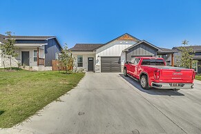 Newly Built Home: 2 Mi to Dtwn Temple!
