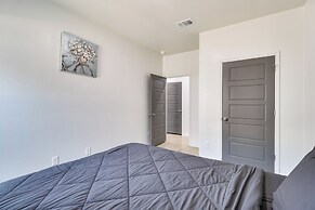 Newly Built Home: 2 Mi to Dtwn Temple!