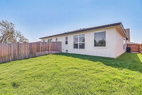 Newly Built Home: 2 Mi to Dtwn Temple!
