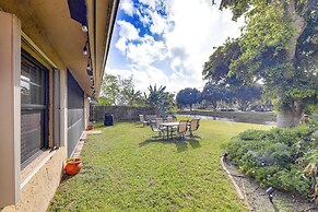 Riverfront Backyard & Grill: Sunrise Family Home