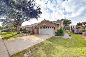 Riverfront Backyard & Grill: Sunrise Family Home