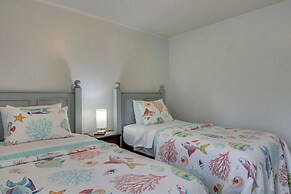 Near Lake Wylie - Updated Cottage w/ Yard!