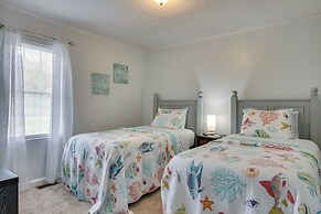 Near Lake Wylie - Updated Cottage w/ Yard!