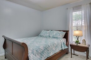 Near Lake Wylie - Updated Cottage w/ Yard!