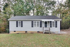 Near Lake Wylie - Updated Cottage w/ Yard!