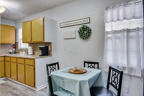 Near Lake Wylie - Updated Cottage w/ Yard!