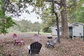 Near Lake Wylie - Updated Cottage w/ Yard!