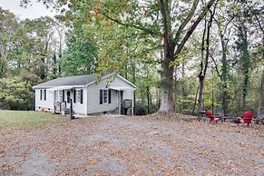 Near Lake Wylie - Updated Cottage w/ Yard!