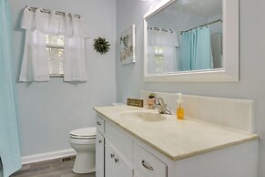 Near Lake Wylie - Updated Cottage w/ Yard!