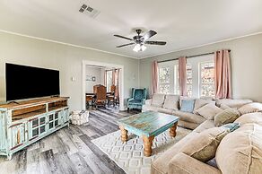 Near Campus & Casino: Family-friendly Durant Home!