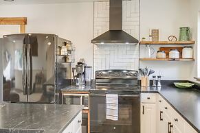 Lake-view Apt w/ Furnished Deck in Hayden!