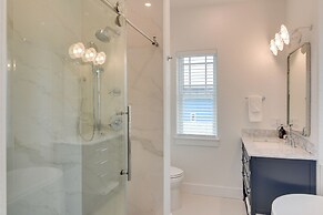 Walk to Ocean: Home w/ Deck in Surfside Beach!