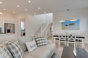 Walk to Ocean: Home w/ Deck in Surfside Beach!