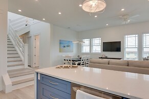 Walk to Ocean: Home w/ Deck in Surfside Beach!
