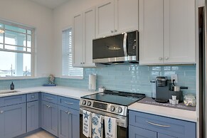 Walk to Ocean: Home w/ Deck in Surfside Beach!