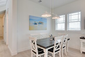 Walk to Ocean: Home w/ Deck in Surfside Beach!