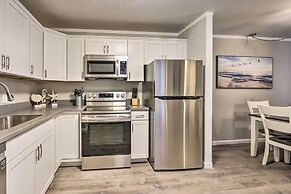 < 1 Mi to Beach: Hilton Head Condo w/ Pool Access!