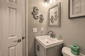 < 1 Mi to Beach: Hilton Head Condo w/ Pool Access!