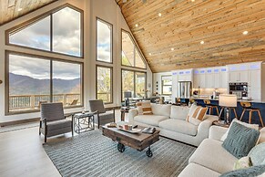 Blue Ridge Mountain-view Cabin w/ Hot Tub & Deck!