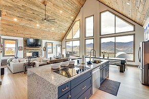Blue Ridge Mountain-view Cabin w/ Hot Tub & Deck!