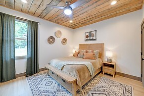 Blue Ridge Mountain-view Cabin w/ Hot Tub & Deck!
