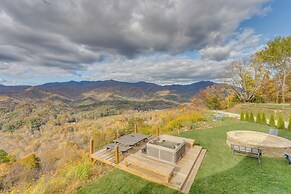 Blue Ridge Mountain-view Cabin w/ Hot Tub & Deck!